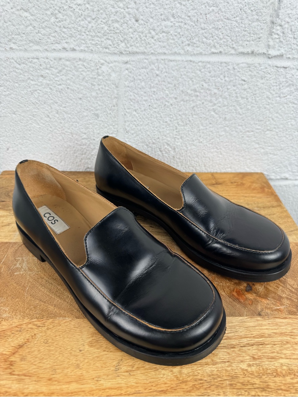 COS Black Leather Loafers Minimalist Slip-On Flats EU 39 US 8 Made in Portugal
